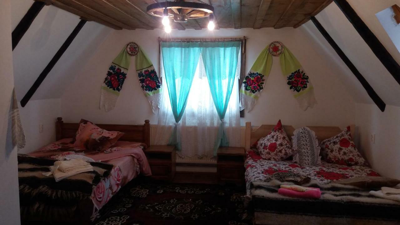 Complex Traditional Casuta Bunicilor-Breb ภายนอก รูปภาพ