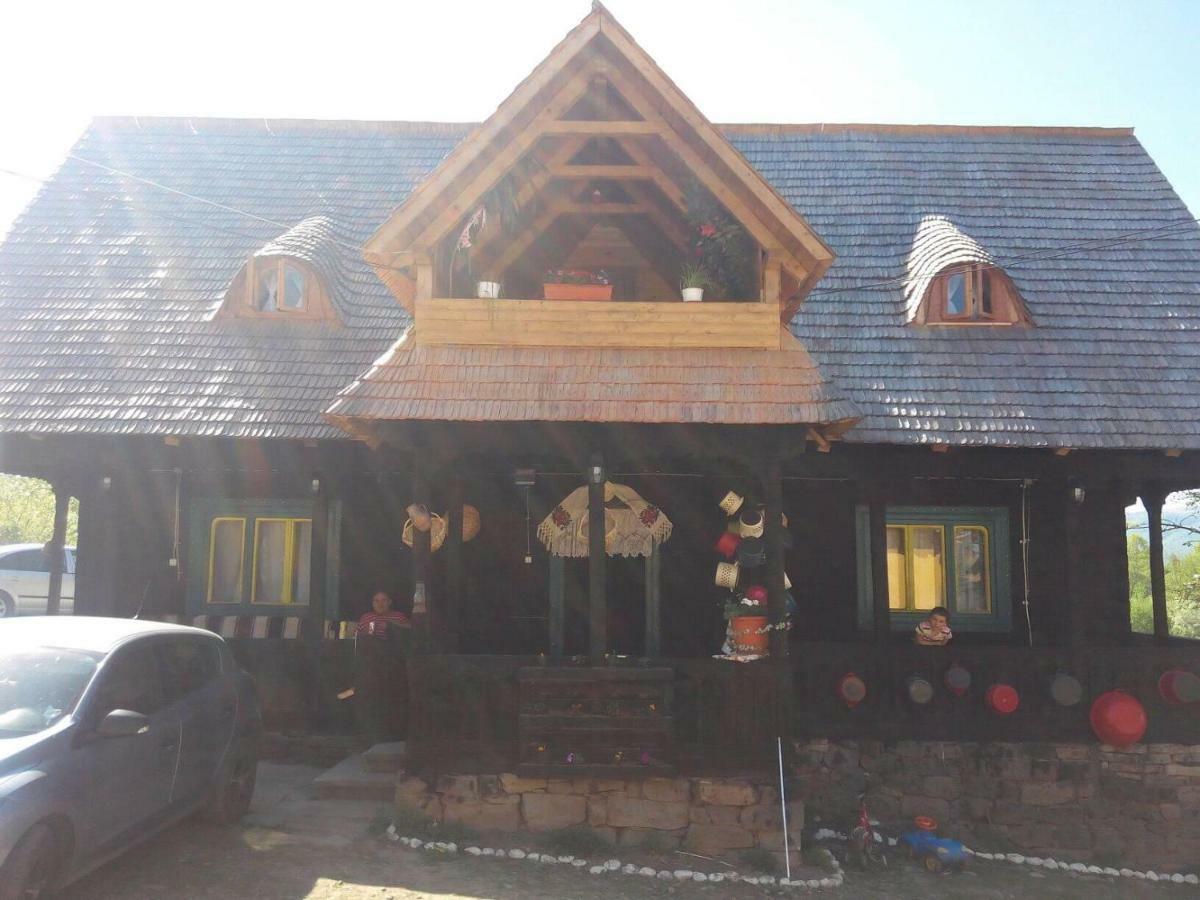 Complex Traditional Casuta Bunicilor-Breb ภายนอก รูปภาพ